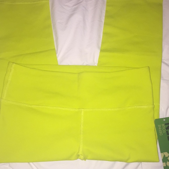 NWT Alo Yoga Neon Airbrushed Capri Leggings - Picture 8 of 9